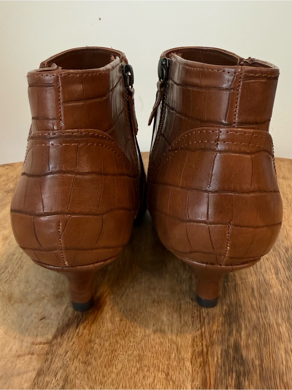 Easy Street Annalee Kitten Heel Bootie Brown Croco Pointed Toe Ankle Boots 9W - Picture 5 of 13